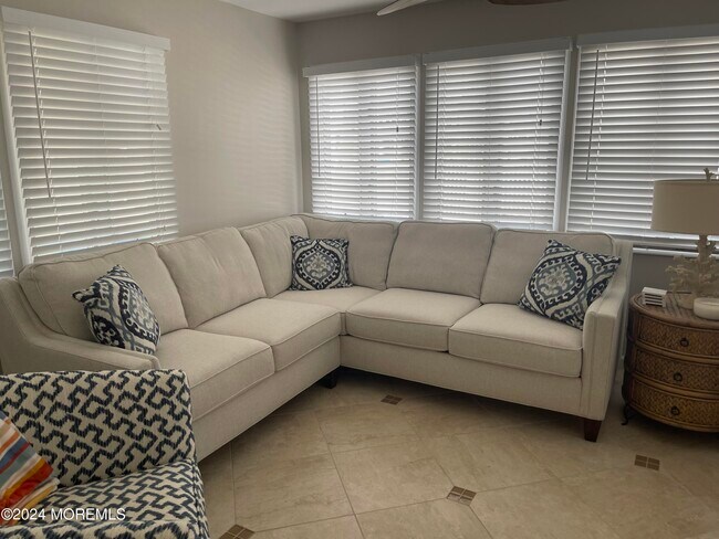 Building Photo - 116 Cartagena Dr