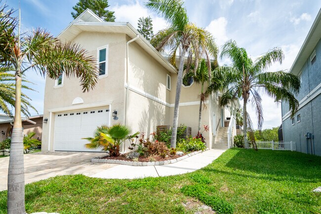 Foto del edificio - 6410 Drake Ct