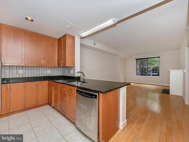 Building Photo - 4101 Albemarle St NW