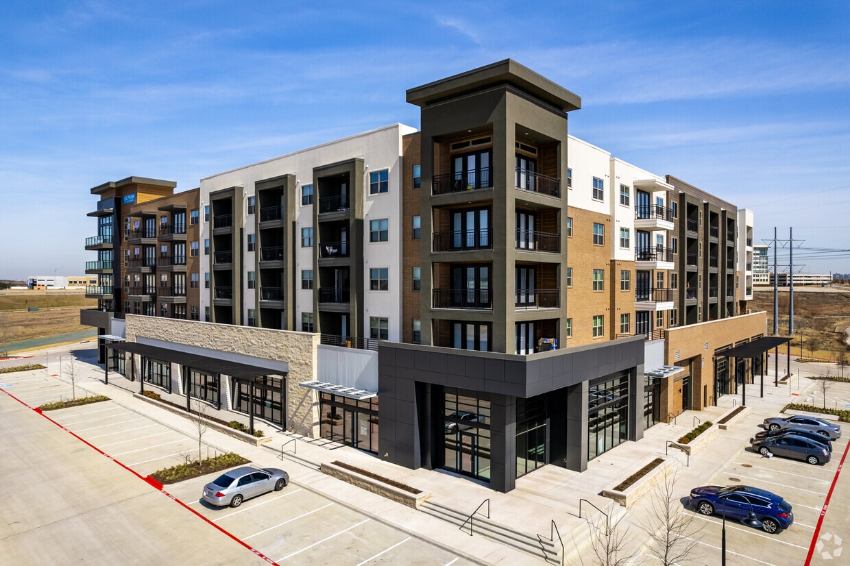 Olivian at the Realm - Apartments at 3964 Highway 121 Lewisville, TX