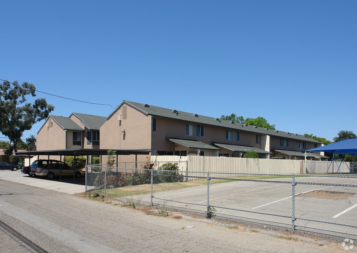 Building Photo - 1330-1356 Fremont Way