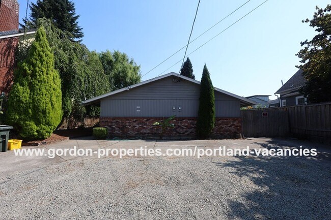 Foto del edificio - 4406-4408-4408 SE 28th Ave