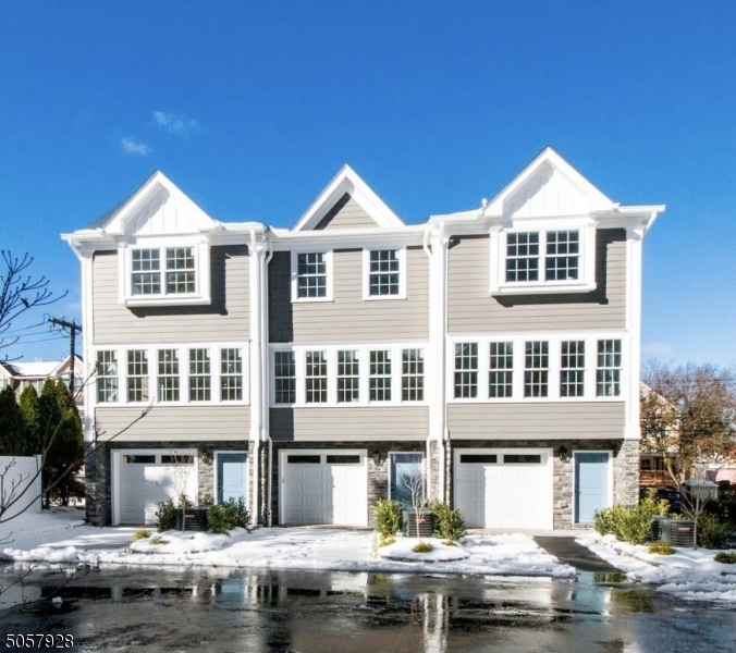 Primary Photo - 112 Cacciola Pl