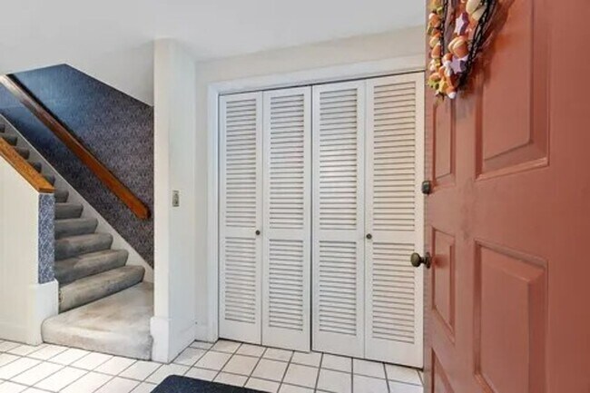 Foto del edificio - Large 2 Bed/2.5 Bath Condo | Private Back Deck | Washer and Dryer and More!