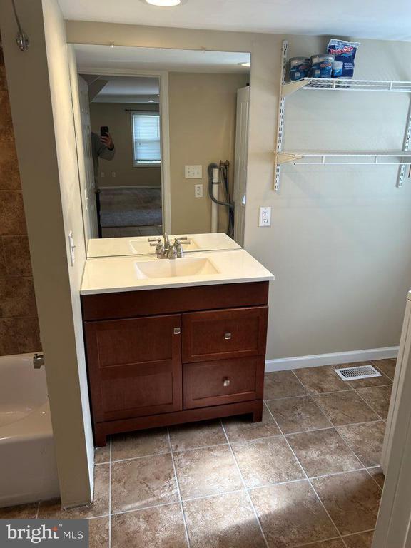 Foto del edificio - 104 Woodcrest Ave