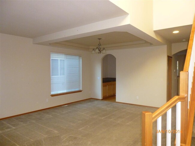 Building Photo - 4 Bed 2.5 Bath Home in Bothell - Oakmont C...