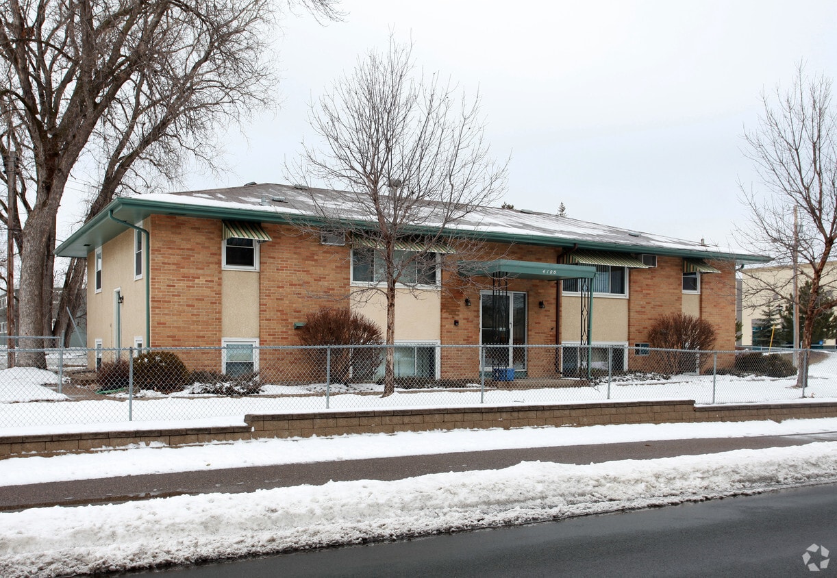 41004010 Lakebreeze Ave, Brooklyn Center, MN 55429 Apartments in