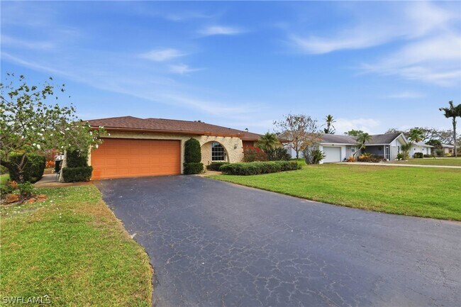 Foto del edificio - 135 Pebble Beach Blvd