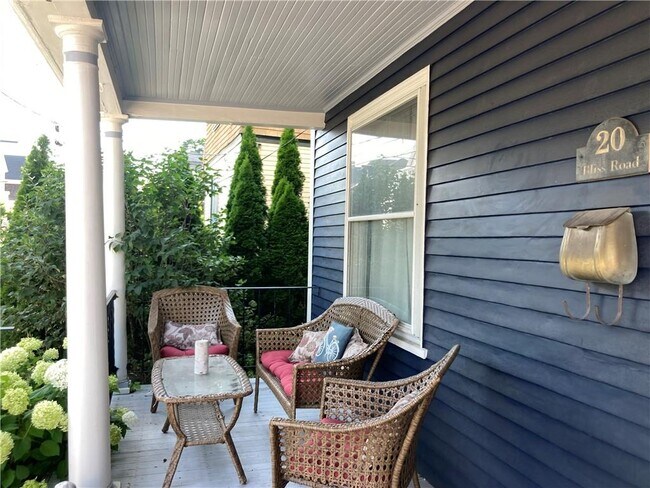 Foto del edificio - 20 Bliss Rd