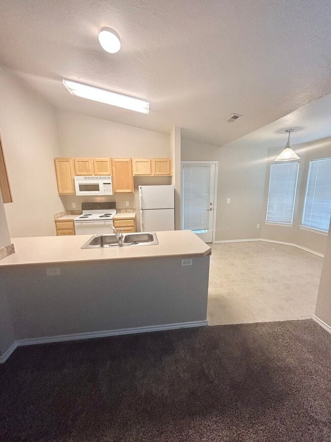 Building Photo - 11861 Cloverbrook Ln