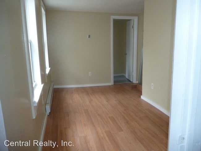 Building Photo - 1 br, 1 bath Apartment - 61 Temple St