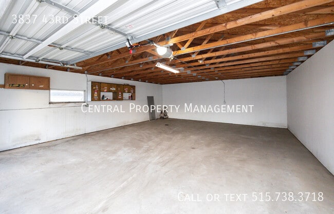 Building Photo - 3837 43rd St