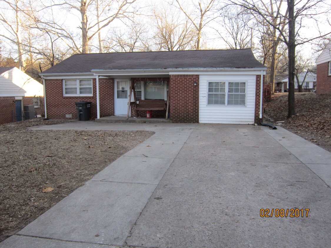 Primary Photo - 2075 College View Rd