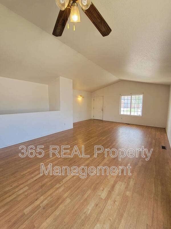 Foto del edificio - 3821 Tumbleweed Dr