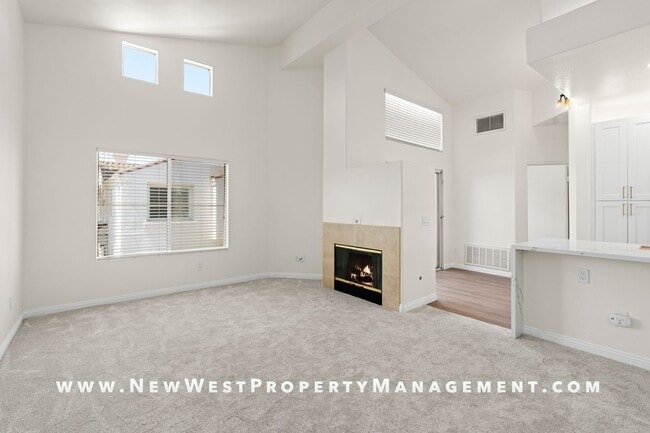 Building Photo - Newly renovated 2-bedroom UTC townhome in the coveted Andria of Renaissance at La Jolla community...