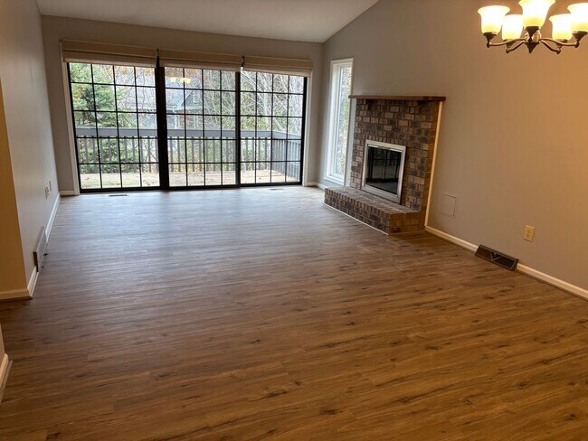 Foto del edificio - 1399 Suncrest Dr NE