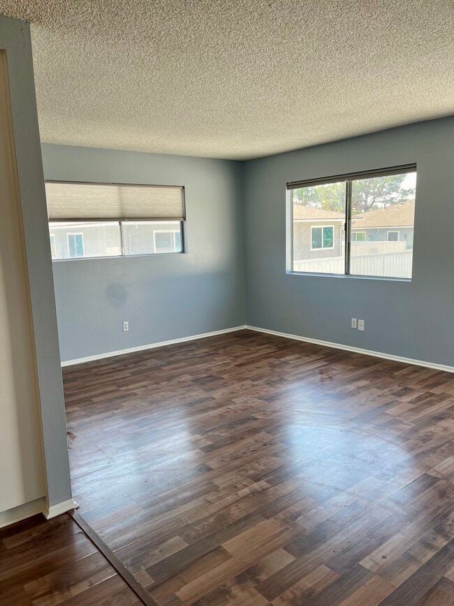 Building Photo - 28167 Robin Ave