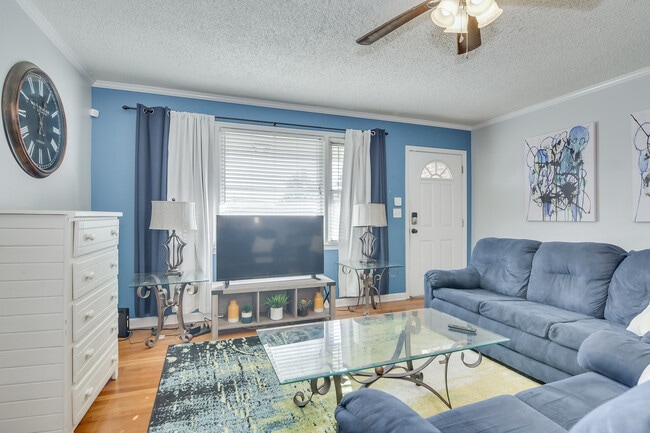 Foto del edificio - 1127 Magnolia Dr