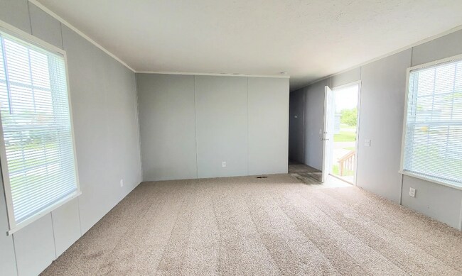 Foto del edificio - 9775 Spinnaker Dr