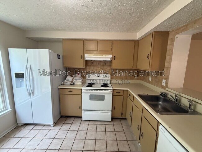 Foto del edificio - 4749 Hedrick Ln