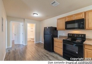 Foto del edificio - 8111 Landing Ave