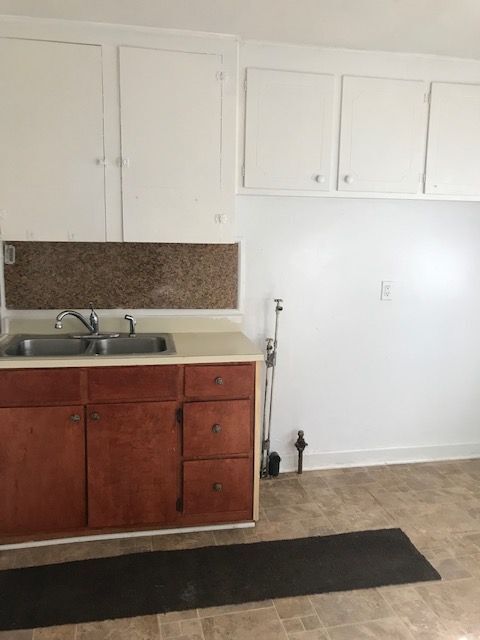 Building Photo - Available Now Cozy Two Bedroom Duplex