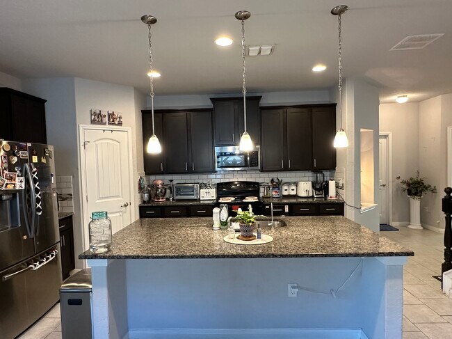 Foto del edificio - 5946 Larkspur Valley