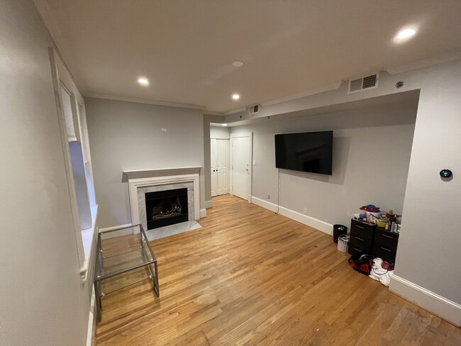 Building Photo - 1736 18th St NW