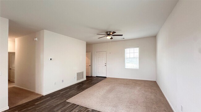 Foto del edificio - 2013 Spindletree Ln