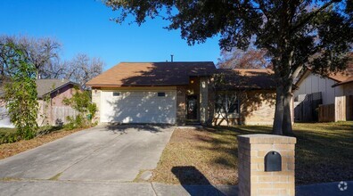 Building Photo - 189 Meadowland