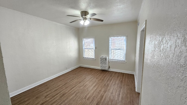 Foto del edificio - 1185 E Vernon Ave