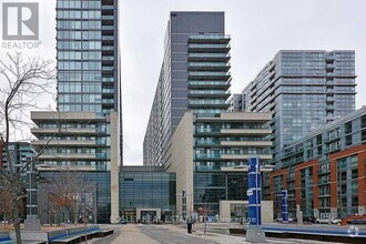 Building Photo - 36-2036 Lisgar St