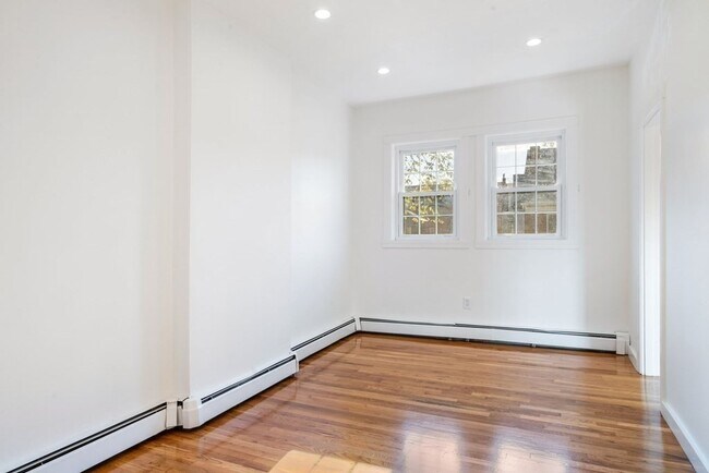 Foto del edificio - 101 Rutherford Ave