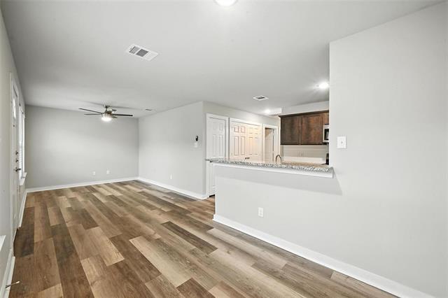 Foto del edificio - 324-326 W Munson St