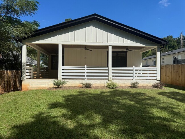 Foto del edificio - 2305 Sanders Ave