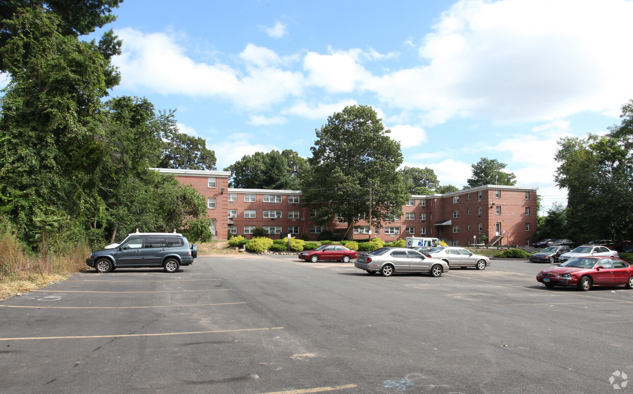 Primary Photo - Carriage Hill Apartments