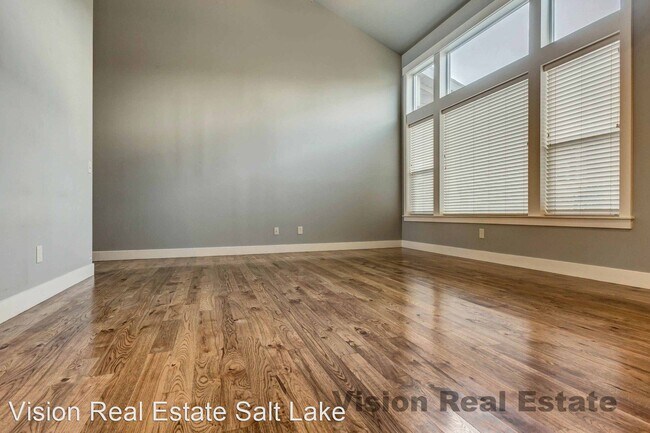 Building Photo - 11652 Stafford View Dr