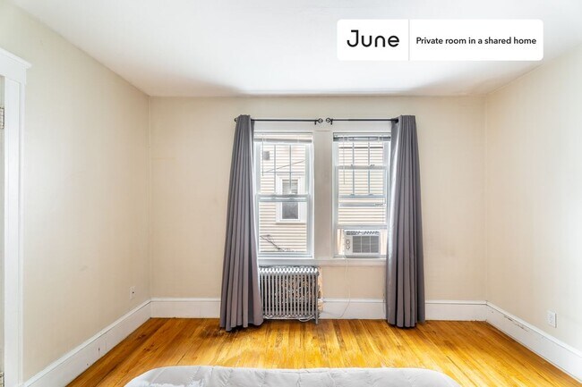 Building Photo - Room in Shared 4 bed/1.5 bath home