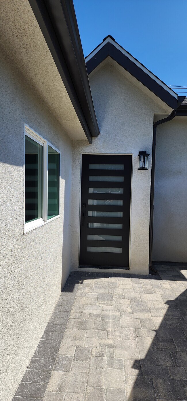 Entrada a la casa. - 3352 Brookhill St