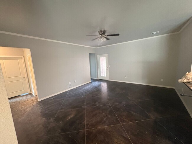Foto del edificio - Single Family - Beautiful 4/2 house