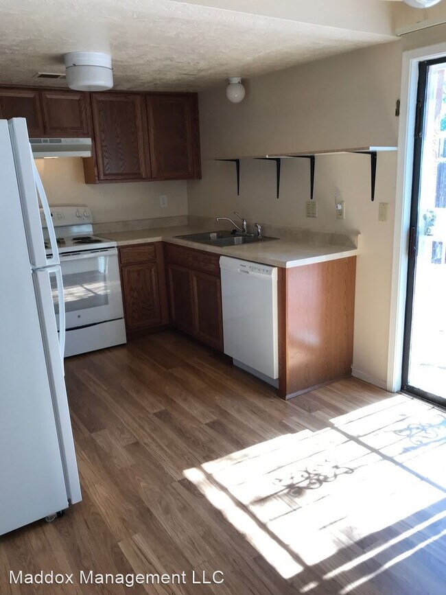 Foto del edificio - 8205 Trumbull Ave SE