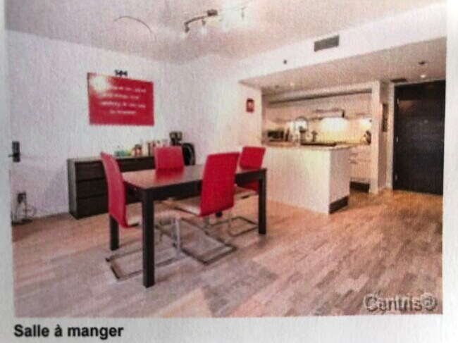 Building Photo - 350 Boul De Maisonneuve