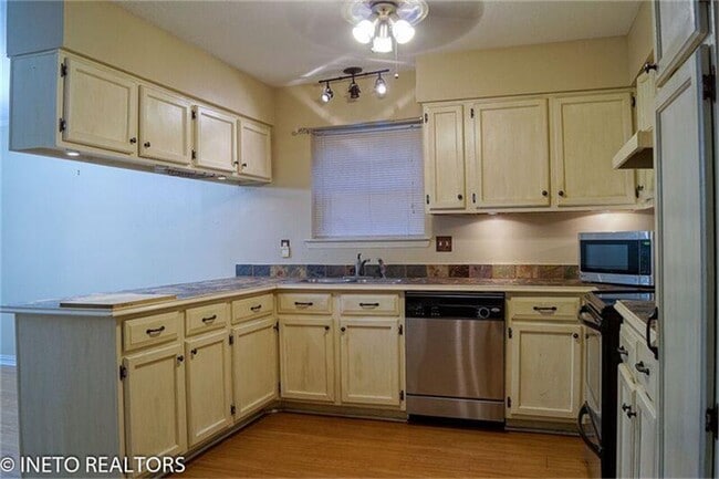 Building Photo - 29 Coralberry Ct