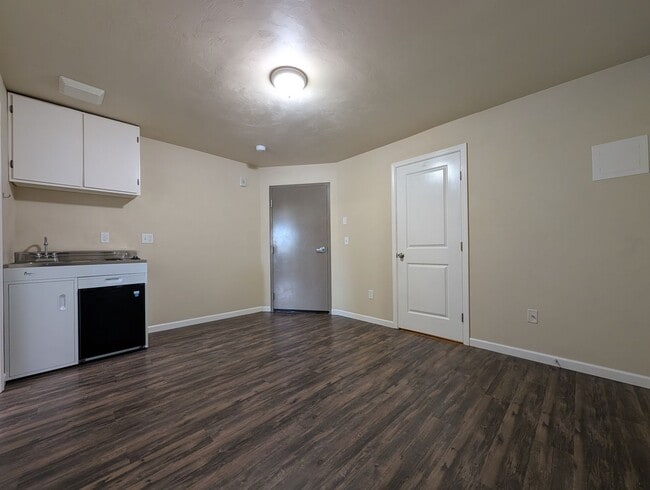 Building Photo - 1-Bedroom, 1-Bath Apartment In Downtown Springfield!