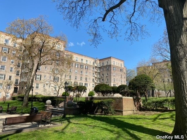 Foto principal - 30-51 Hobart St
