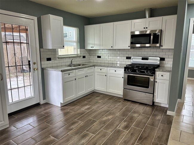 Building Photo - 6911 Bauman Rd