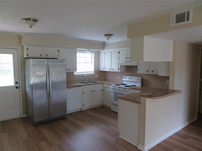 Building Photo - 109 Little Bill Ln