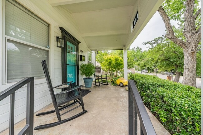 Building Photo - Charming home in the Arlington Heights nei...