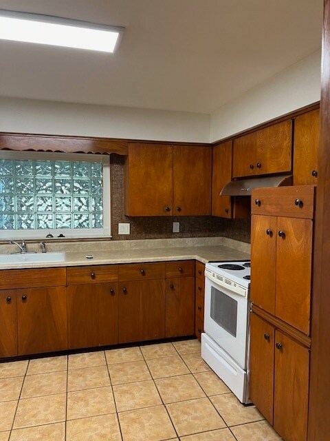 Foto del edificio - 3610 Lake Underhill Rd