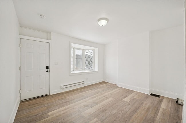 Building Photo - 2 Bedroom Home in Germantown